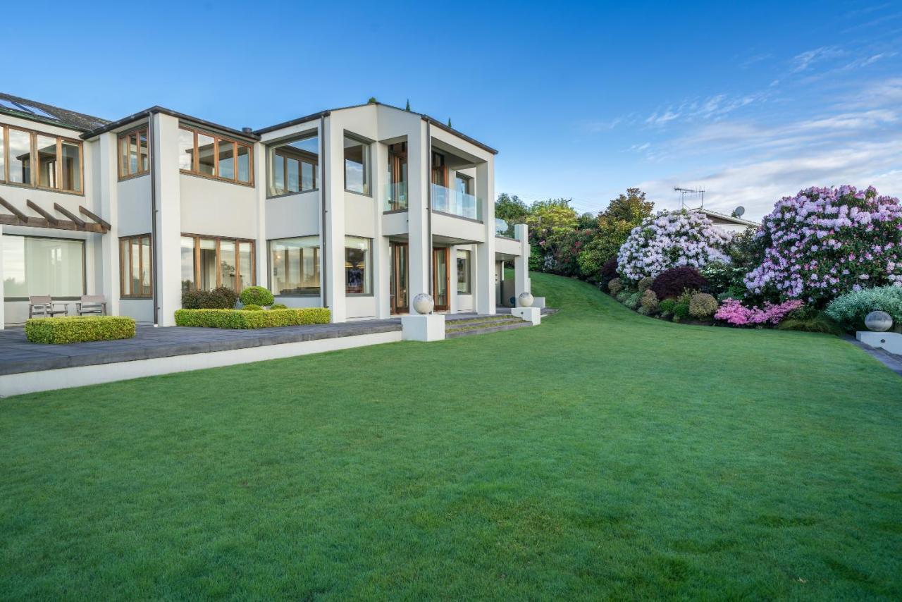 Lake Vista Lodge Taupo Exterior photo