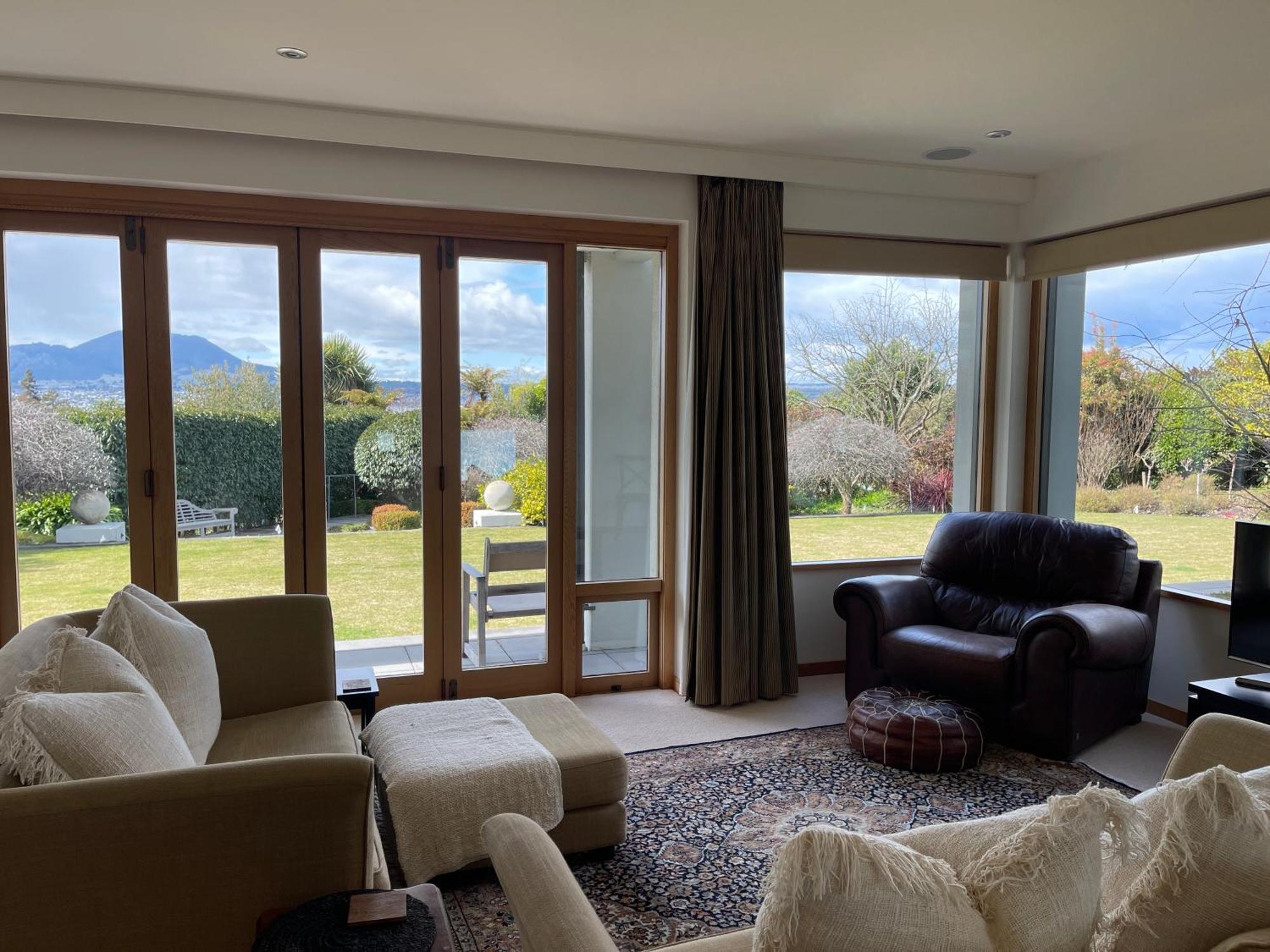 Lake Vista Lodge Taupo Exterior photo
